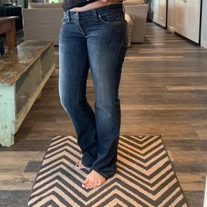 Kitson Vintage 2000s Roll me jeans. Size 29.